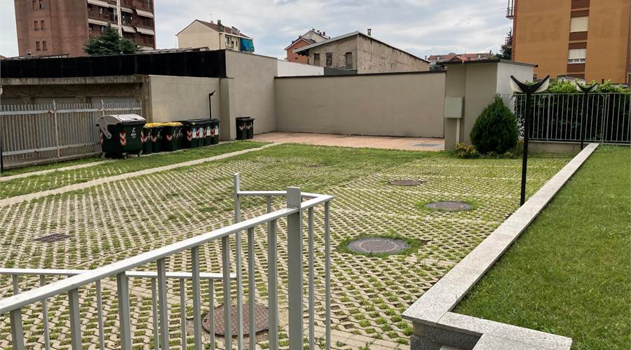 2 Posti auto in cortile interno