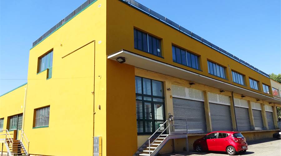 Esterno - scala di accesso